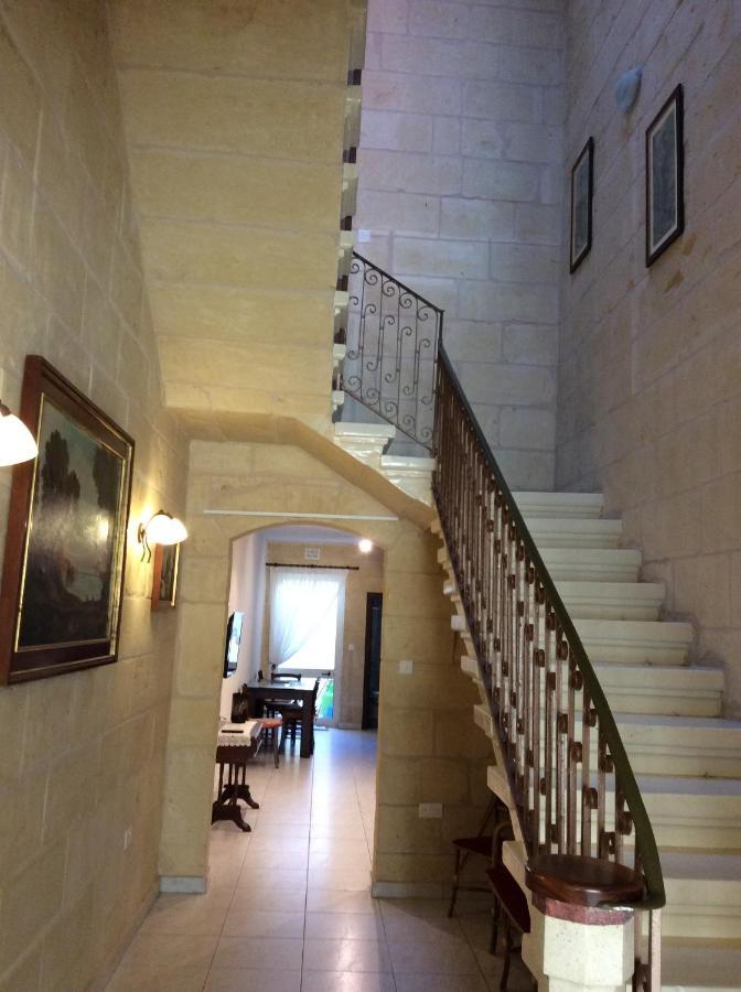 Butts Inn Dorm Victoria Εξωτερικό φωτογραφία