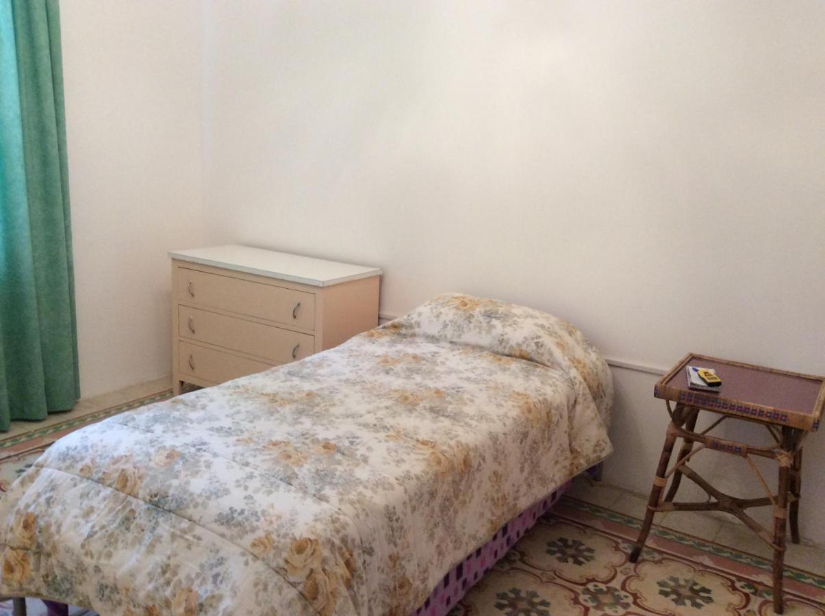 Butts Inn Dorm Victoria Εξωτερικό φωτογραφία