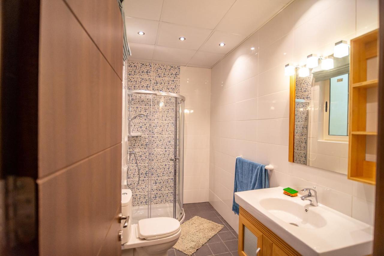 Butts Inn Dorm Victoria Εξωτερικό φωτογραφία