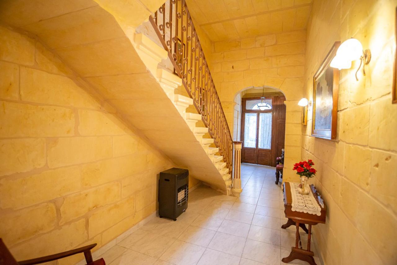 Butts Inn Dorm Victoria Εξωτερικό φωτογραφία